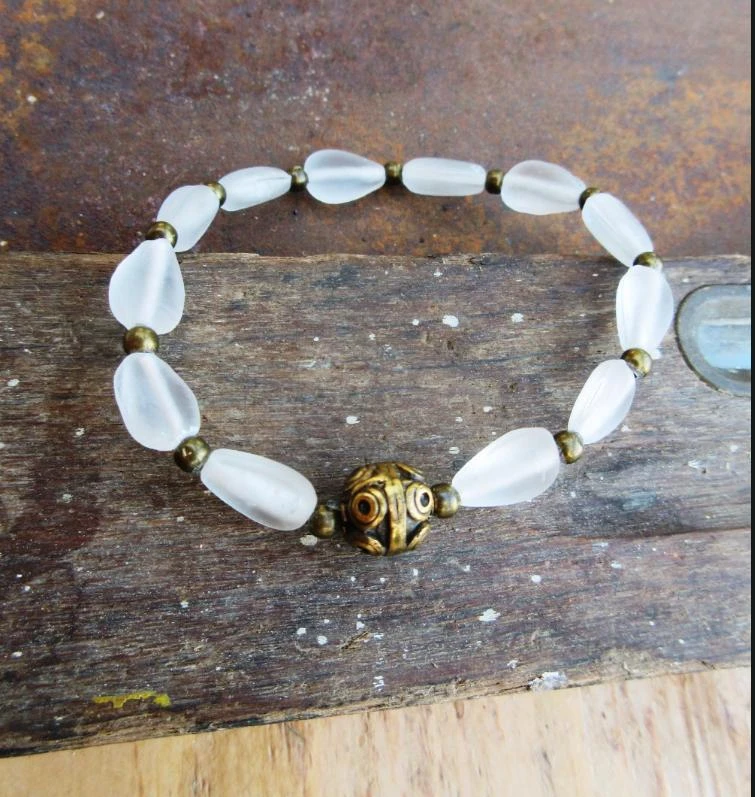 Bracelet unisexe shabby chic avec perles en pâte de verre  ..